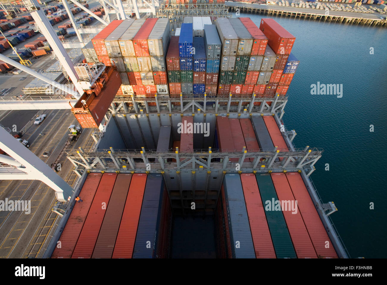 Container vista dal ponte Foto Stock