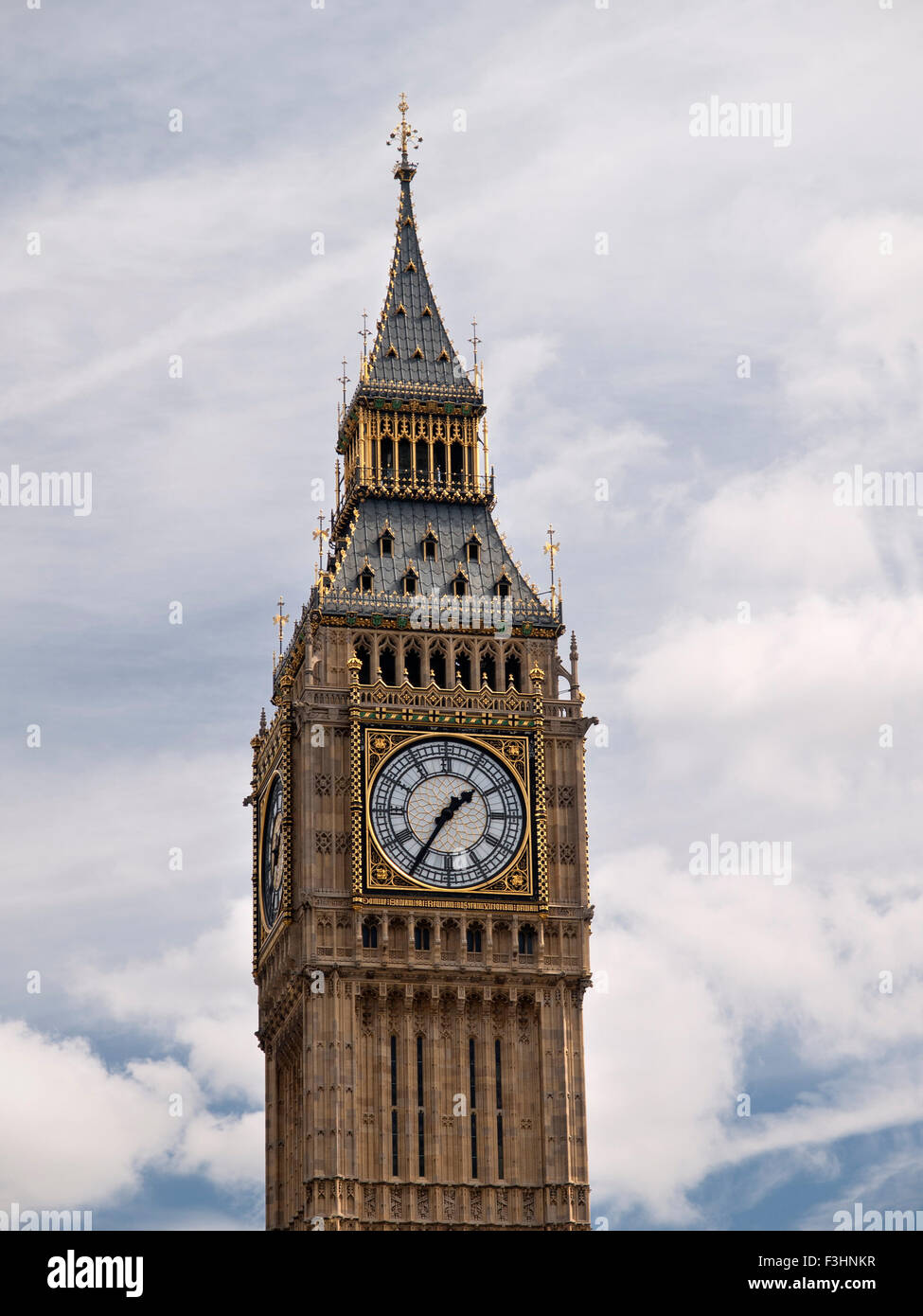 Vista del Big Ben, Torre dell'orologio del case del Parlamento. Il Palazzo di Westminster. Londra. In Inghilterra. La Gran Bretagna. Foto Stock