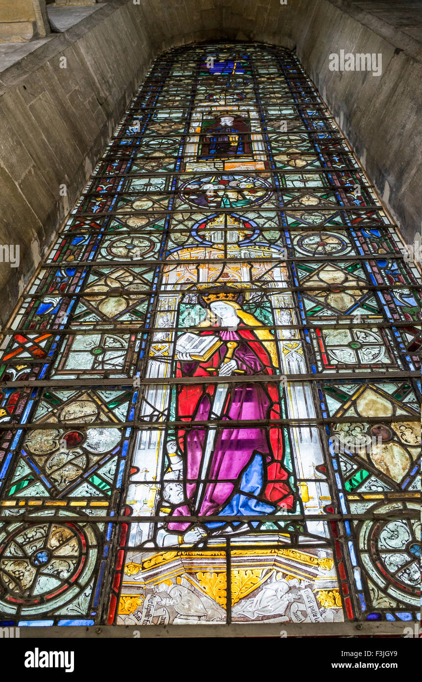 Finestra occidentale presso la cattedrale di Salisbury, un medievale gotico del XIII secolo luogo di culto cristiano. Foto Stock