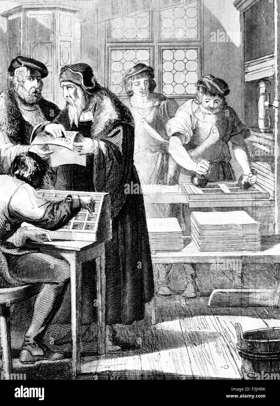 JOHANNES Gutenberg (c) 1398-1468 inventore tedesco di tipo mobile mostrato con la sua macchina da stampa in un edificio del XIX secolo engarving Foto Stock