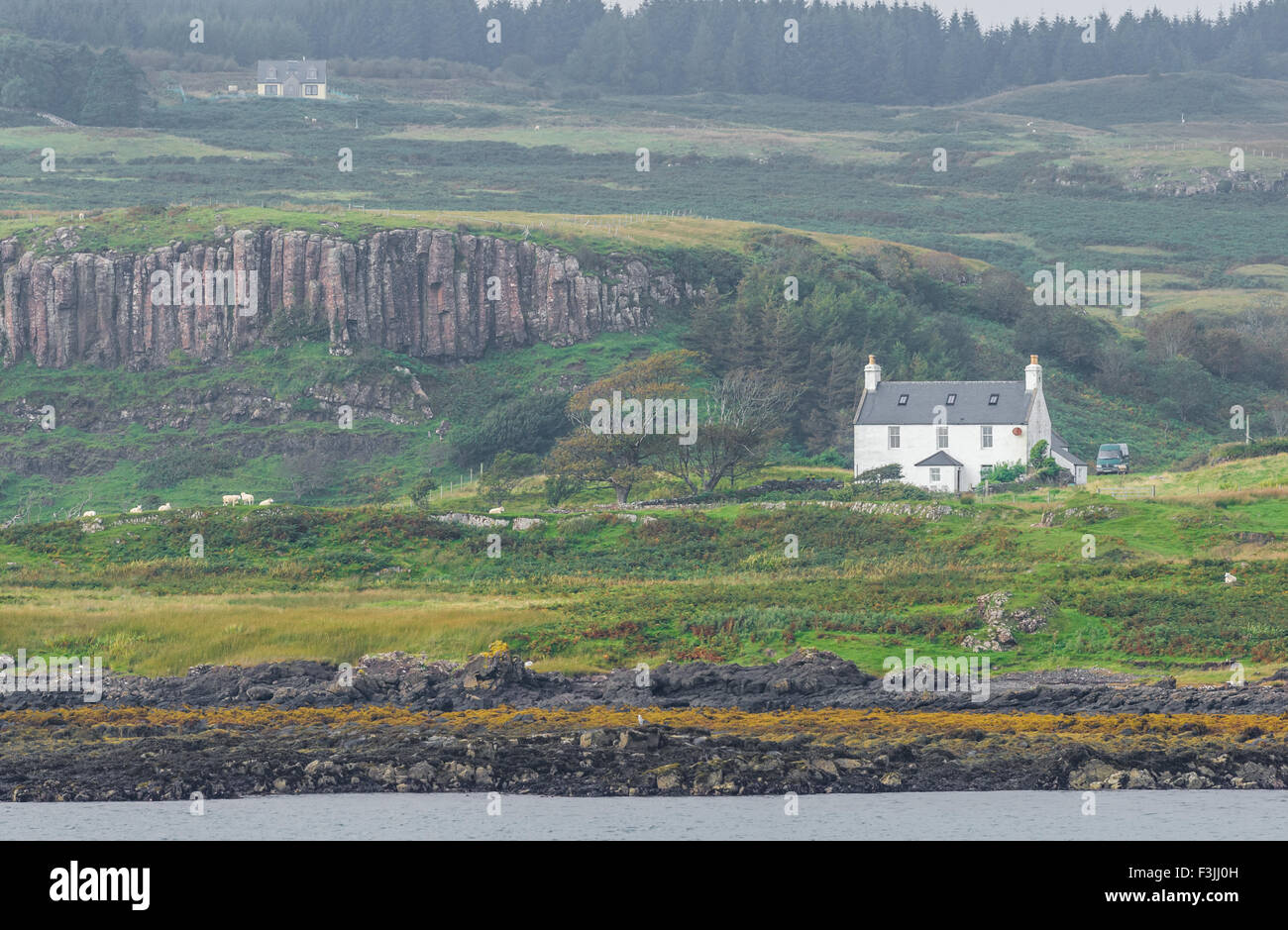 Edifici agricoli o crofter's soffermandosi sull isola di Eigg in scozzese Ebridi Interne. Foto Stock