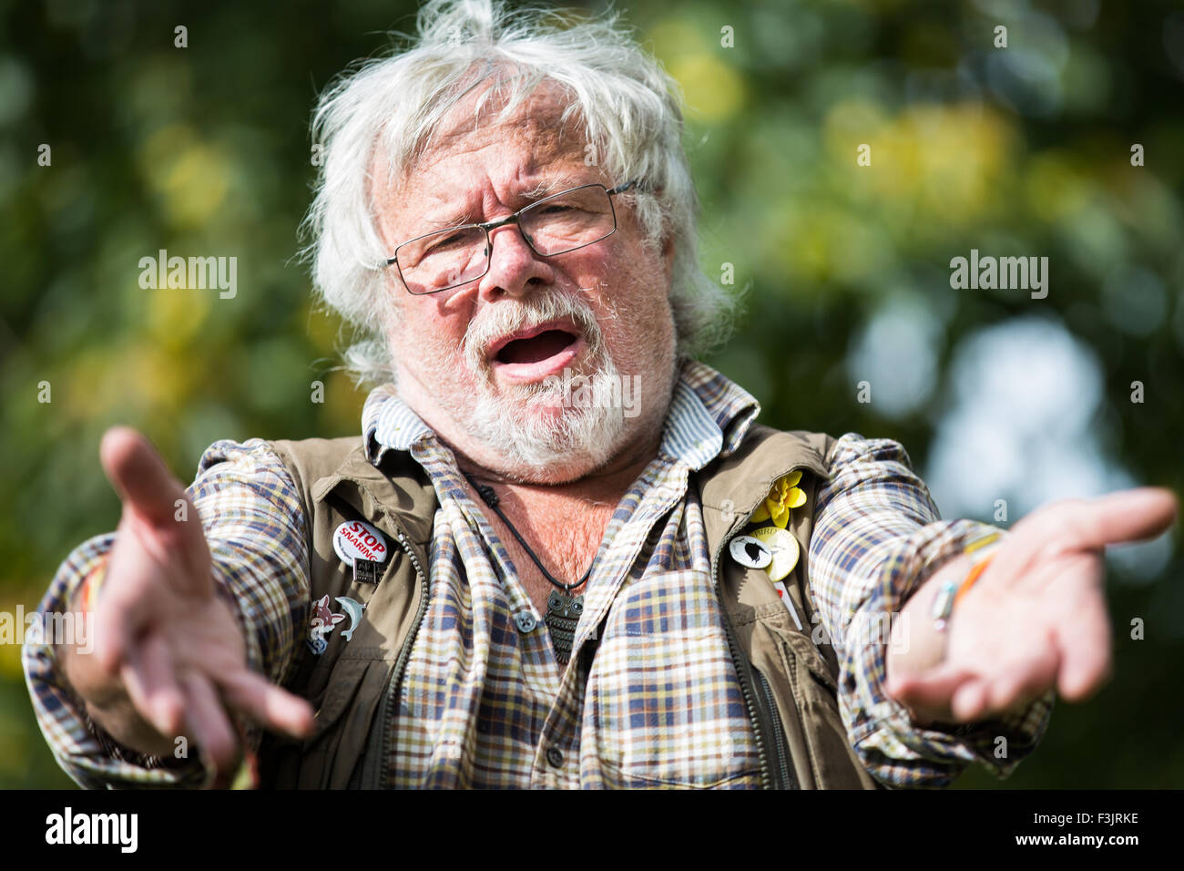 Bill Oddie, Cheltenham Festival della Letteratura, 2015. Foto Stock