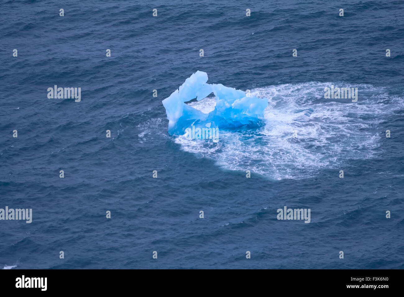 Glacier schegge arenarsi. Arctic isola Settentrionale Novaya Zemlya Foto Stock