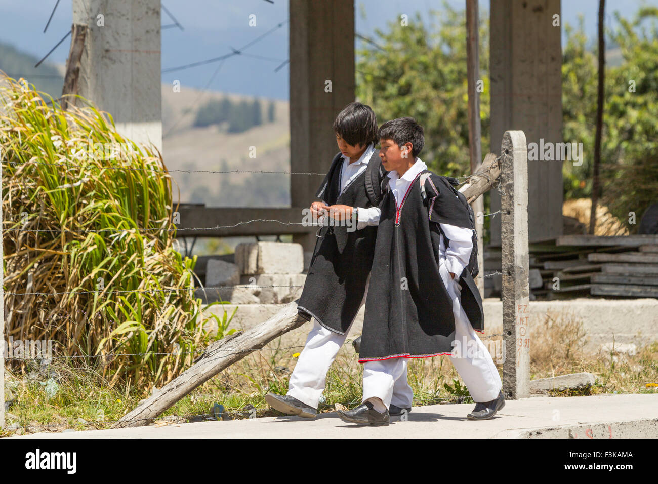 Gli studenti che indossa il Quechua Abbigliamento tradizionale Foto Stock