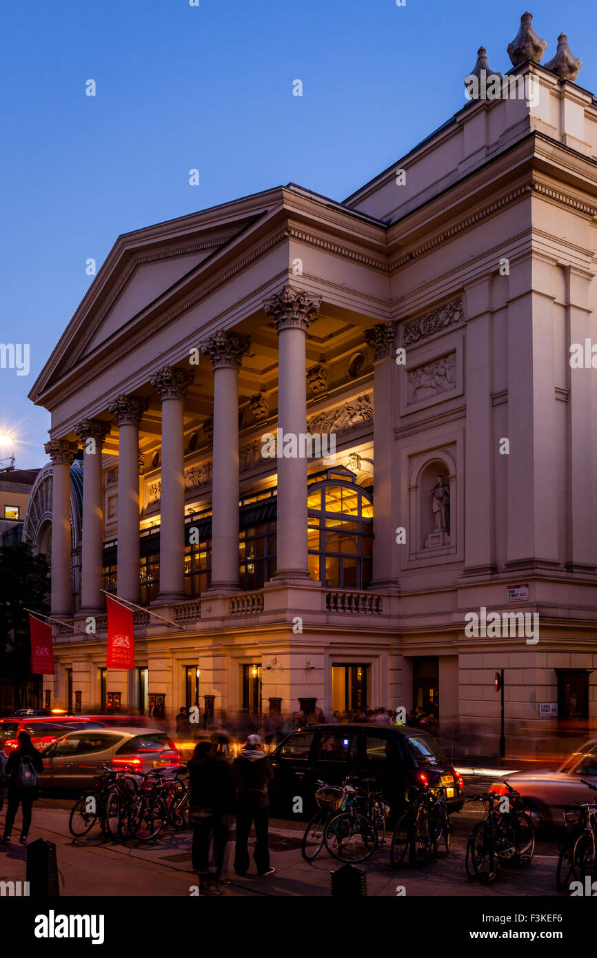 La Royal Opera House Covent Garden di Londra, Regno Unito Foto Stock