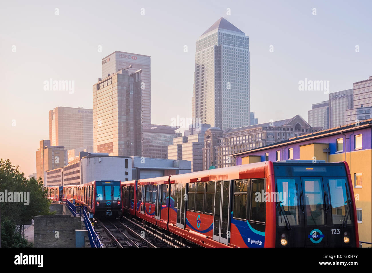 Docklands Light Railway a Canary Wharf, London, England, Regno Unito Foto Stock