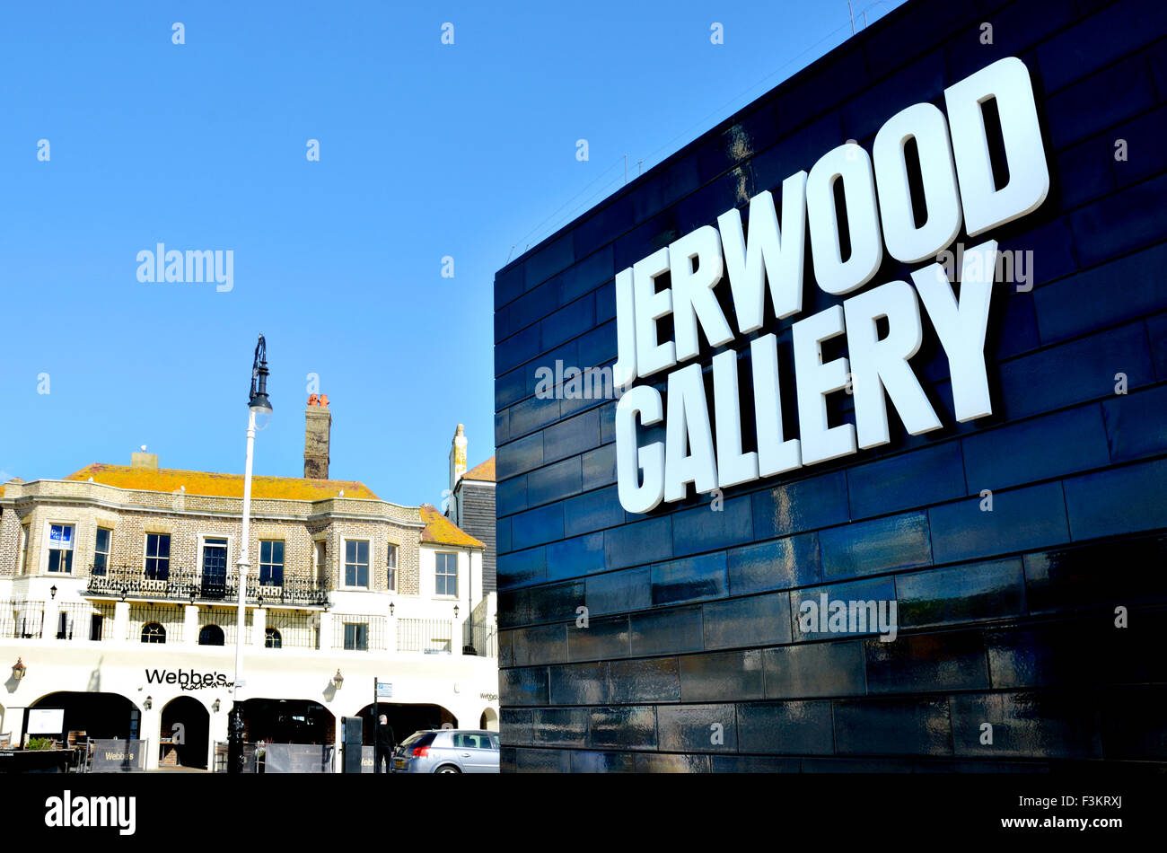 Hastings, East Sussex, Inghilterra, Regno Unito. Galleria Jerwood (aperto nel Marzo 2012) di alloggiamento del Jerwood collezione di opere del XX e XXI secolo Foto Stock