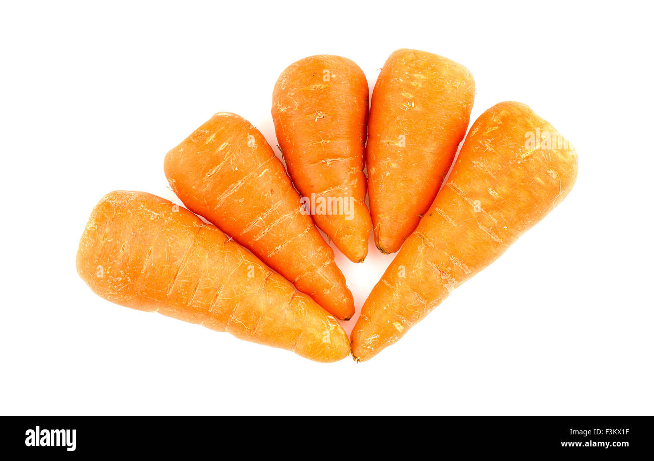 Chantenay carote isolati su sfondo bianco Foto Stock