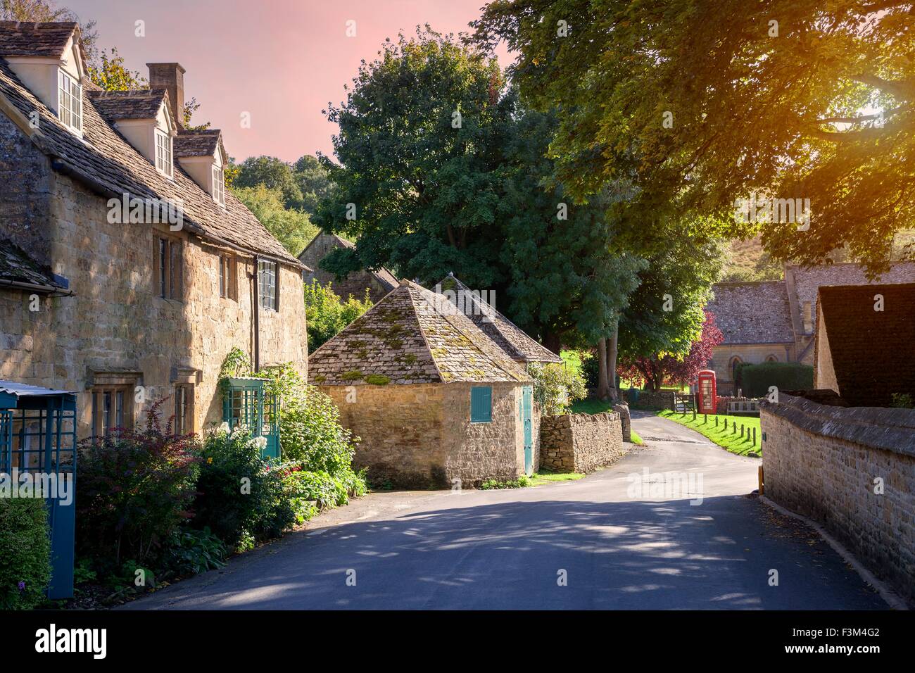 Pretty cotswold cottage a Snowshill, Worcestershire, Inghilterra. Foto Stock