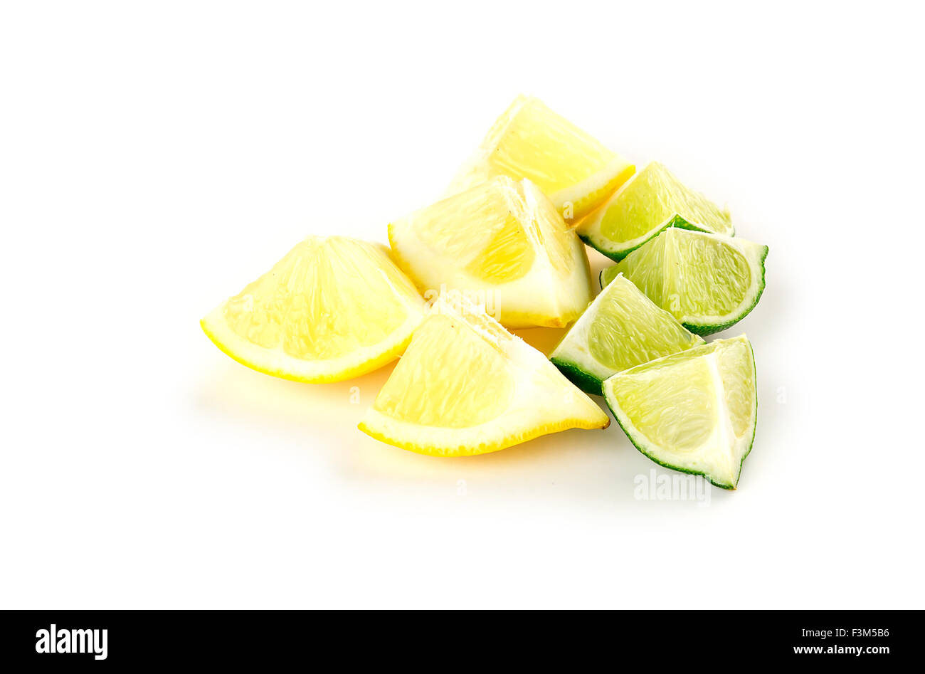 Sminuzzate i limoni e limette in studio di macro Foto Stock