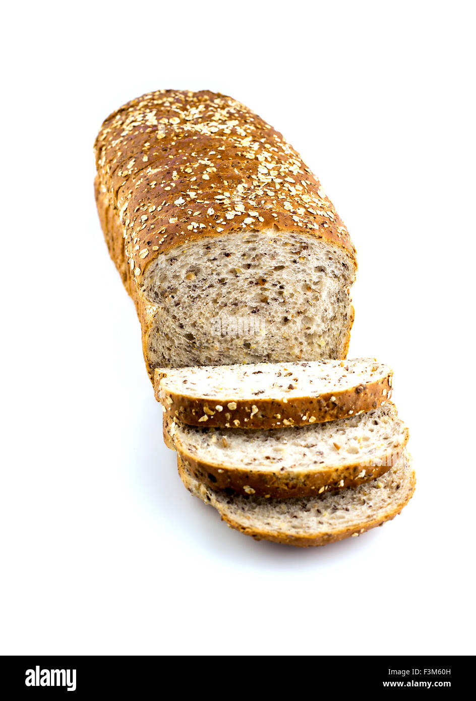 Filone di multi-pane di grano di isolato su bianco Foto Stock Filone di multi-pane di grano di isolato su bianco Foto Stock