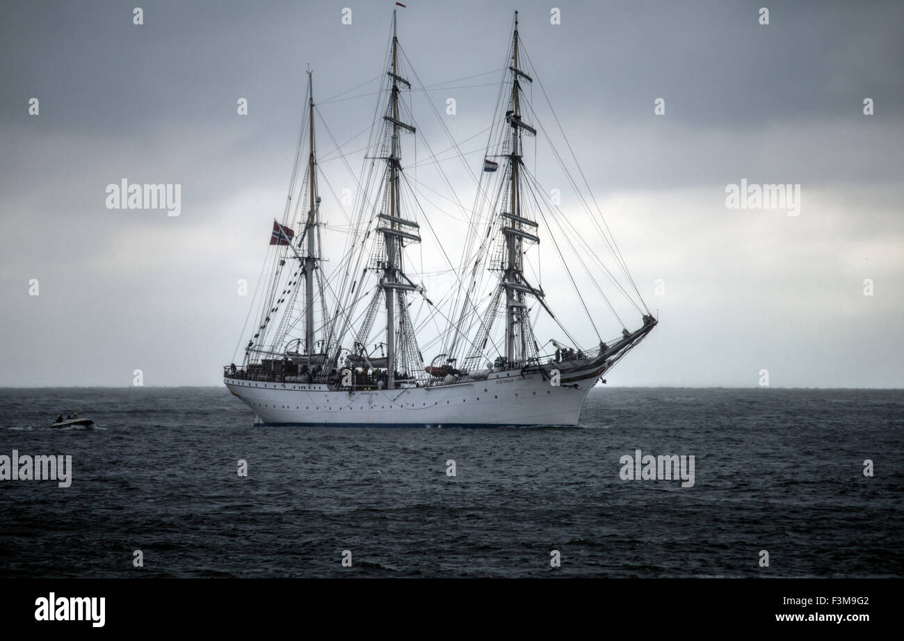 Tall Ship Stadsrad Lehmkuhl in mare avvicinando IJmuiden porto per la vela Amsterdam 2015 Foto Stock