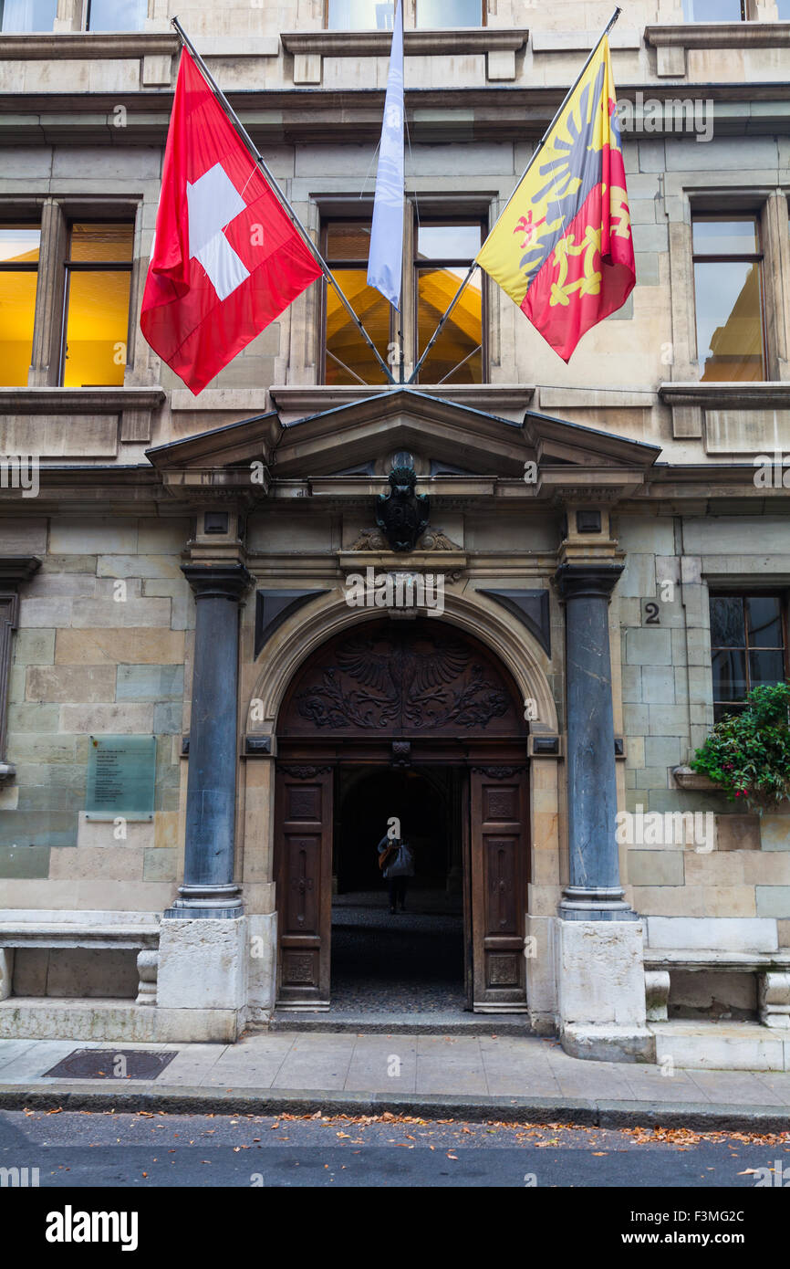 Lo stile della porta per le strade della città vecchia di Ginevra Foto Stock