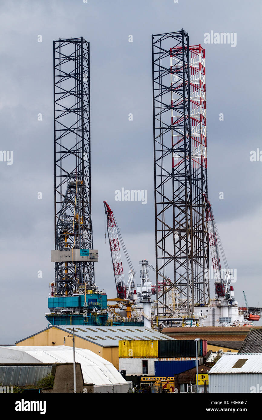 Il Rowan Stavanger jack-up oil rig ormeggiato al Prince Charles Wharf a Dundee, Regno Unito Foto Stock