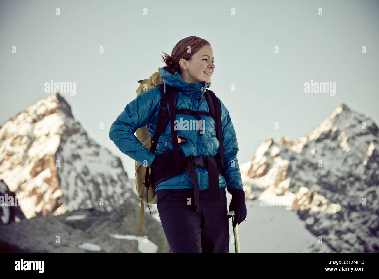 Ritratto di una donna backpacker. Foto Stock