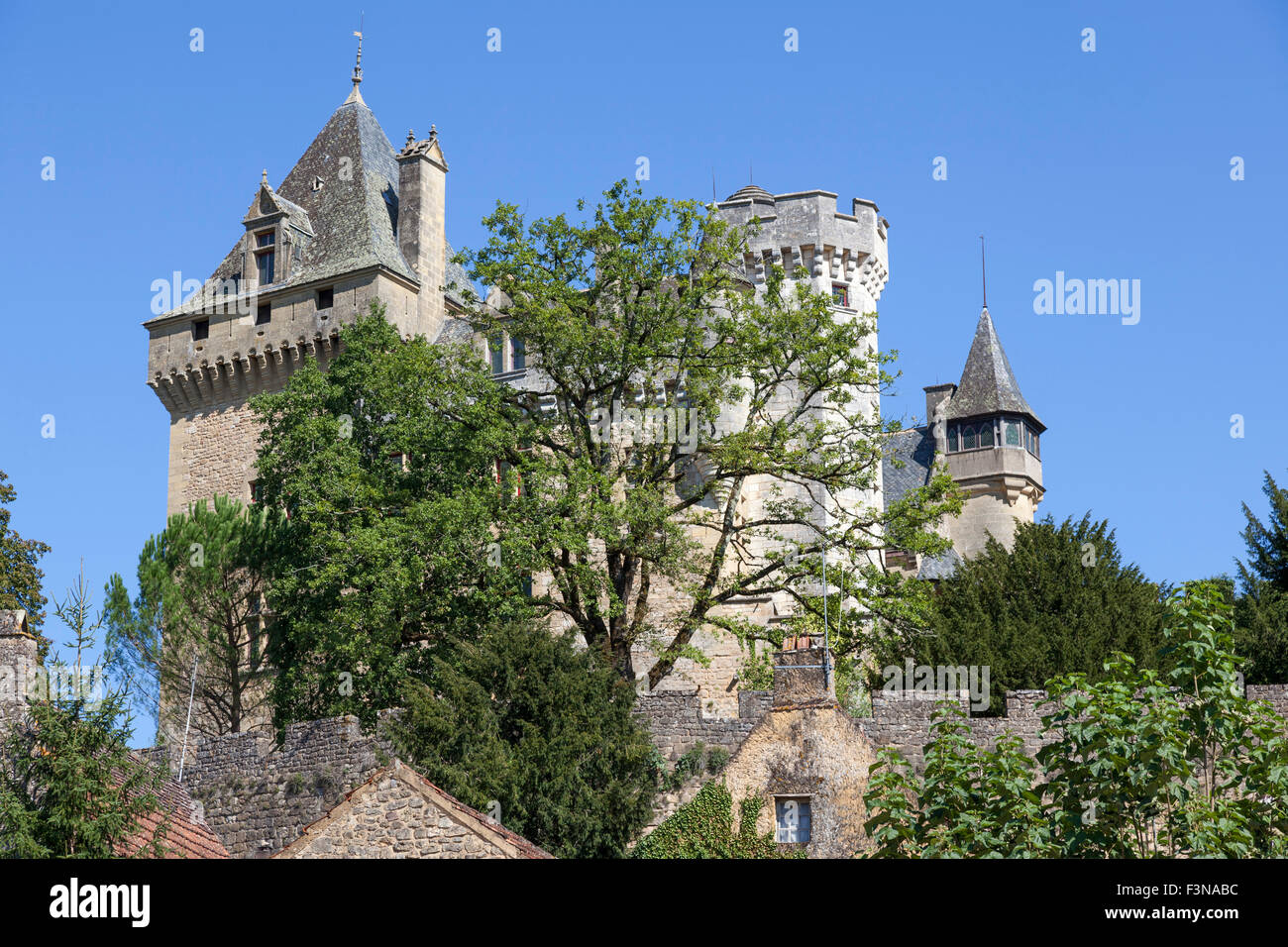 La Montfort roccaforte, a Vitrac (Dordogne - Francia). Le château fortifié de Montfort, à Vitrac (Dordogne - Francia). Foto Stock
