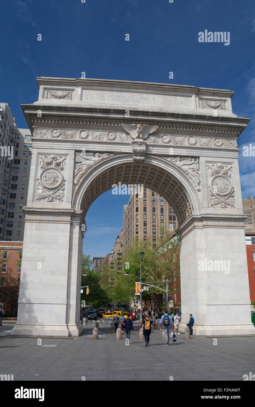 Washington Arch è un marmo arco trionfale a Washington Square Park nel Greenwich Village quartiere di Lower Manhattan Foto Stock