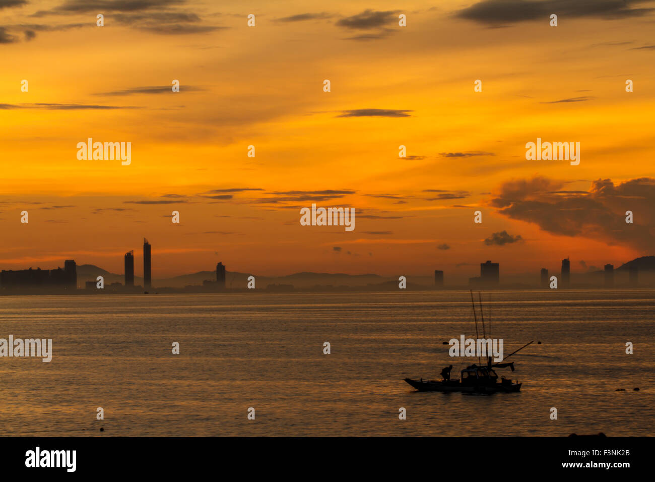 Sunrise su Koh Larn, Pattaya Chonburi Thailandia Foto Stock