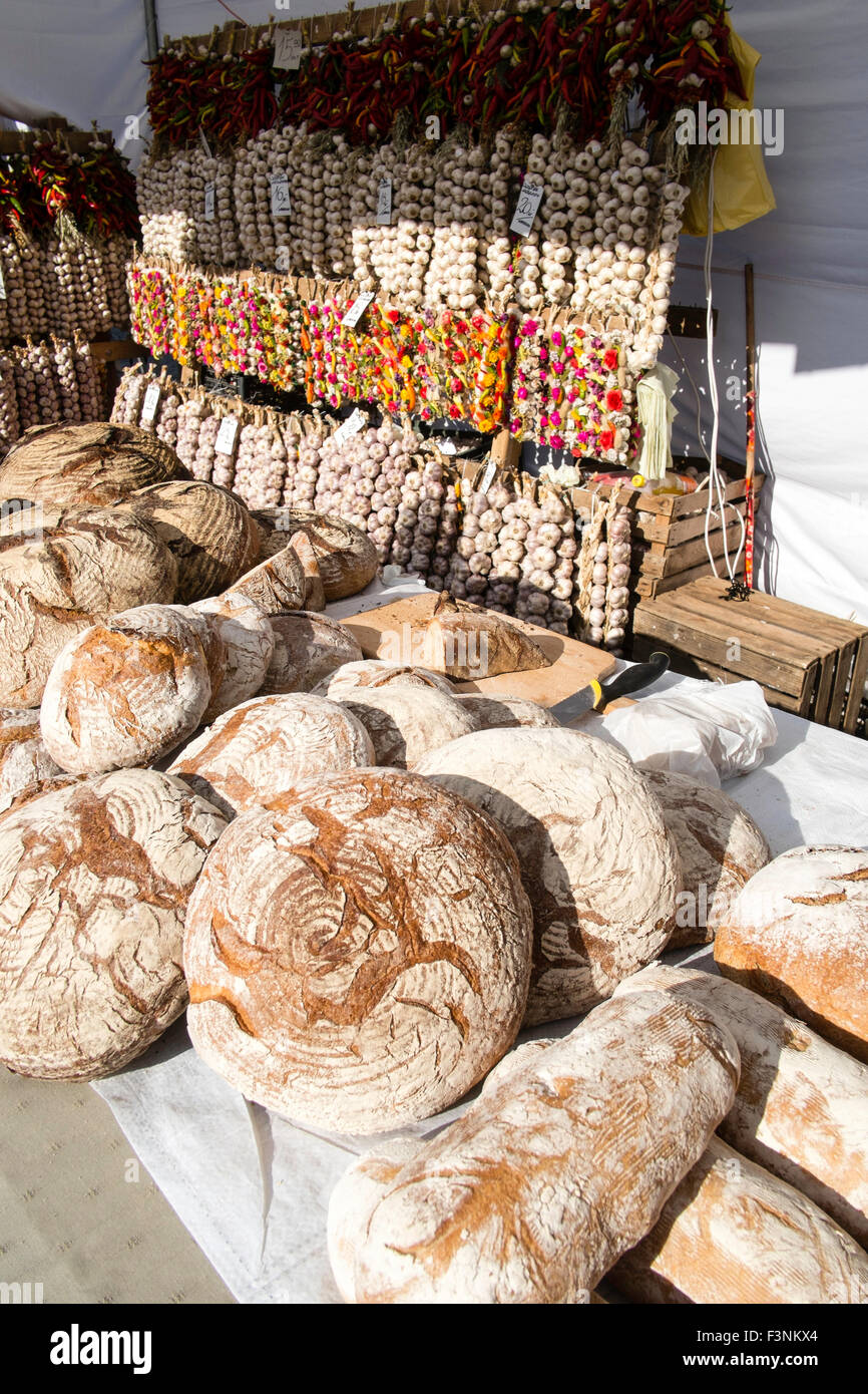 La polonia fiera alimentare sul mercato del pane di stallo Foto Stock