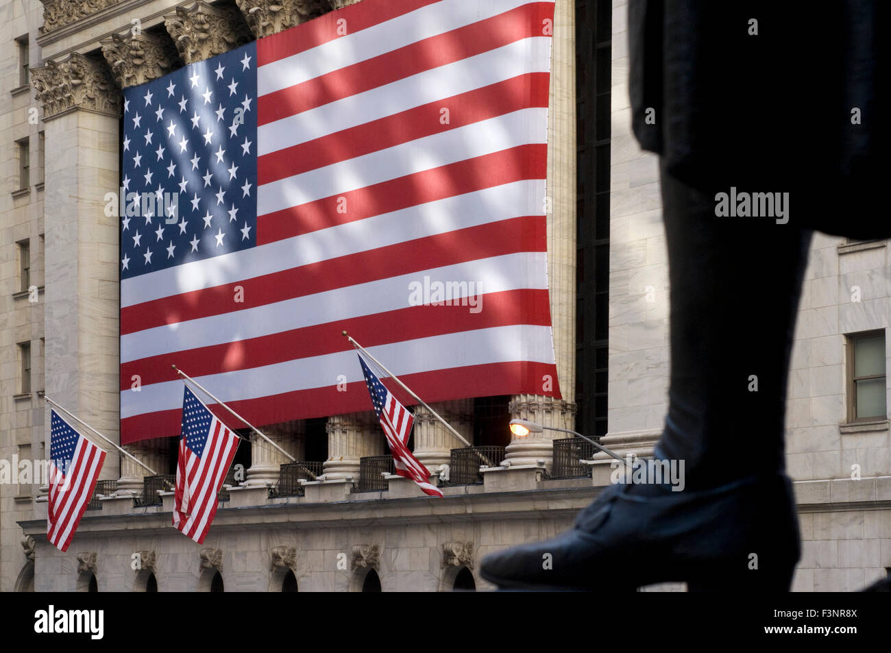 Edificio del NYSE. New York Stock Exchange. 11 Wall Street (chiusa al  pubblico per motivi di sicurezza). L'edificio della borsa Foto stock - Alamy