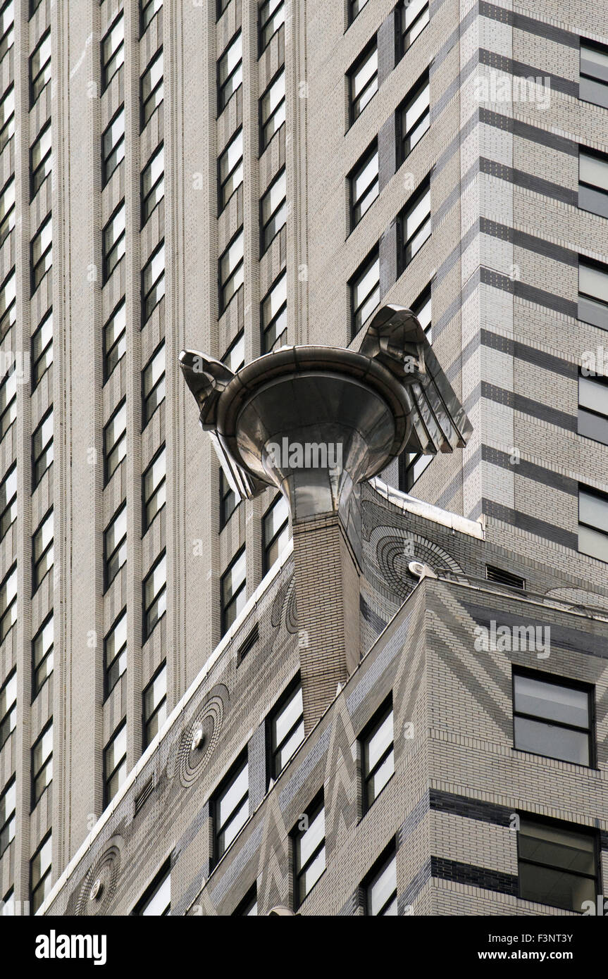 Costruzione di Chrysler Building nel centro cittadino inferiore. 405 Lexington Ave angolo della 42th Street. Questo grattacielo di 319 è anche un simbolo di Foto Stock