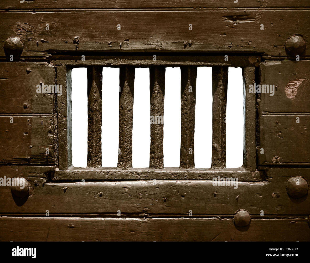 Dettaglio delle barre di una vecchia prigione o con il carcere porta cellulare Foto Stock