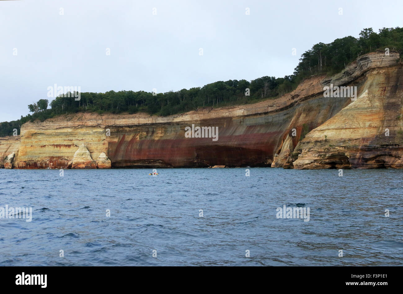 Pictured Rocks National Lakeshore sul lago superiore come vista dall'acqua Foto Stock