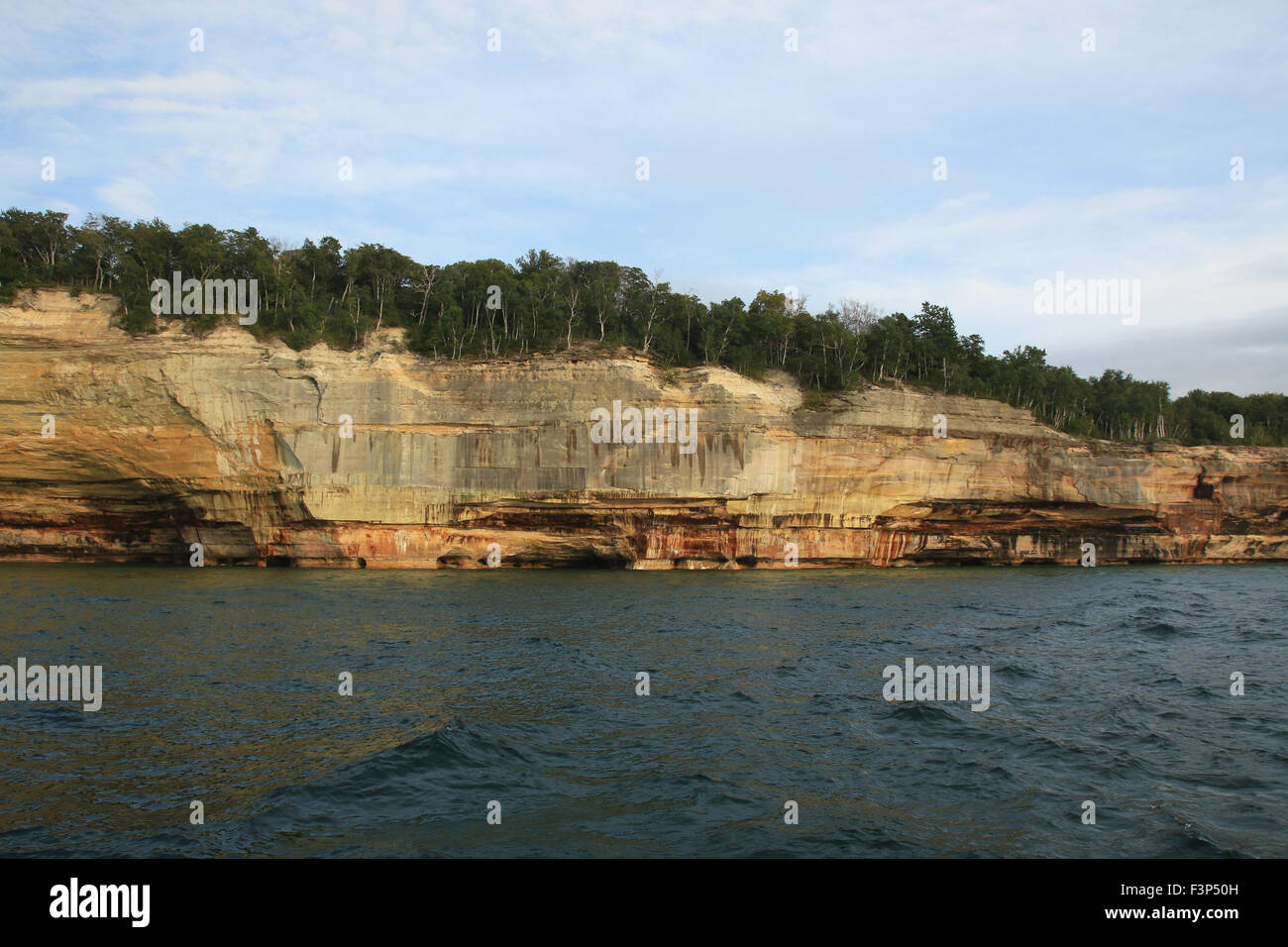 Pictured Rocks National Lakeshore vista dall'acqua Foto Stock