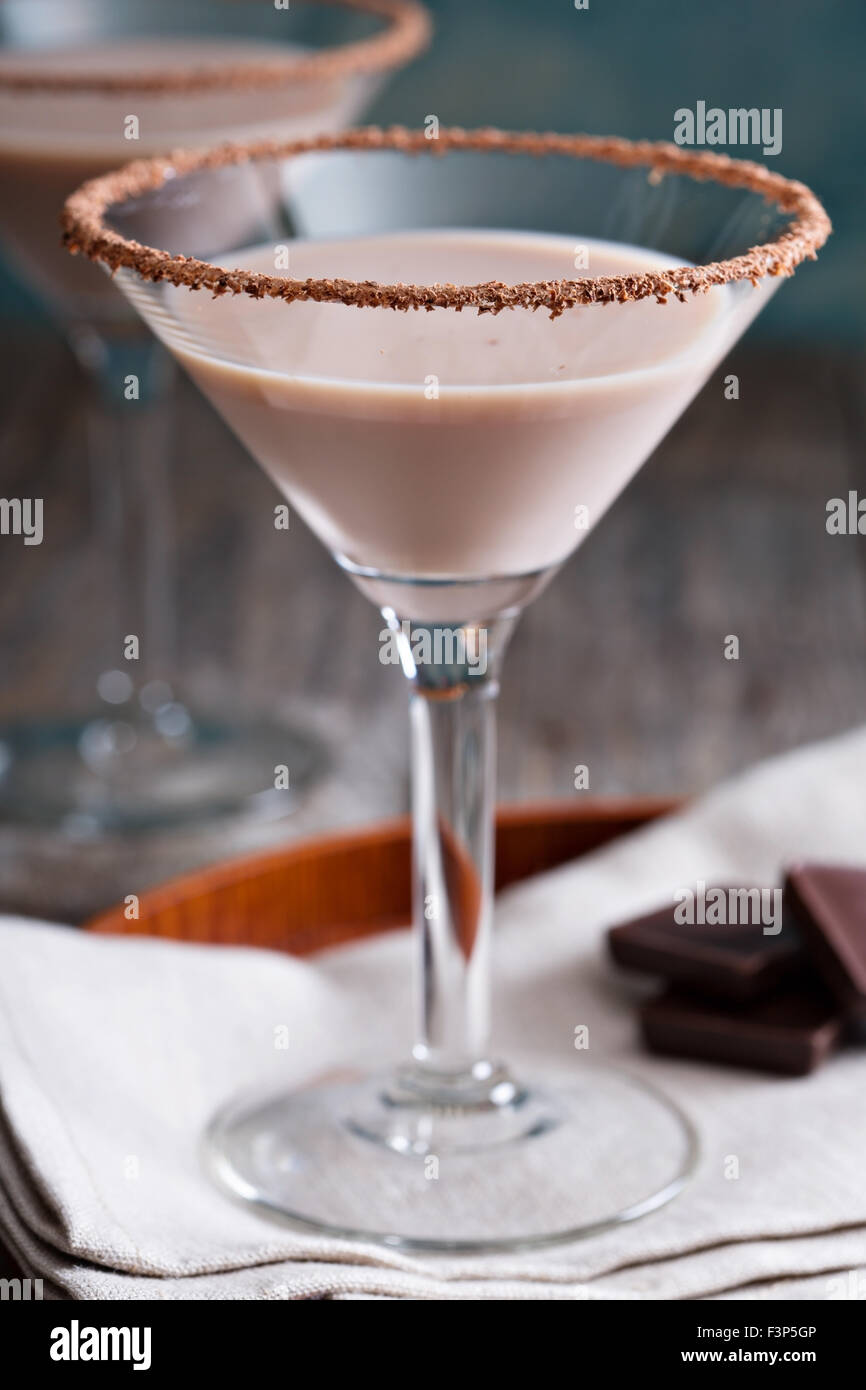Chocolate Martini cocktail realizzato da cioccolato, panna e vodka Foto Stock