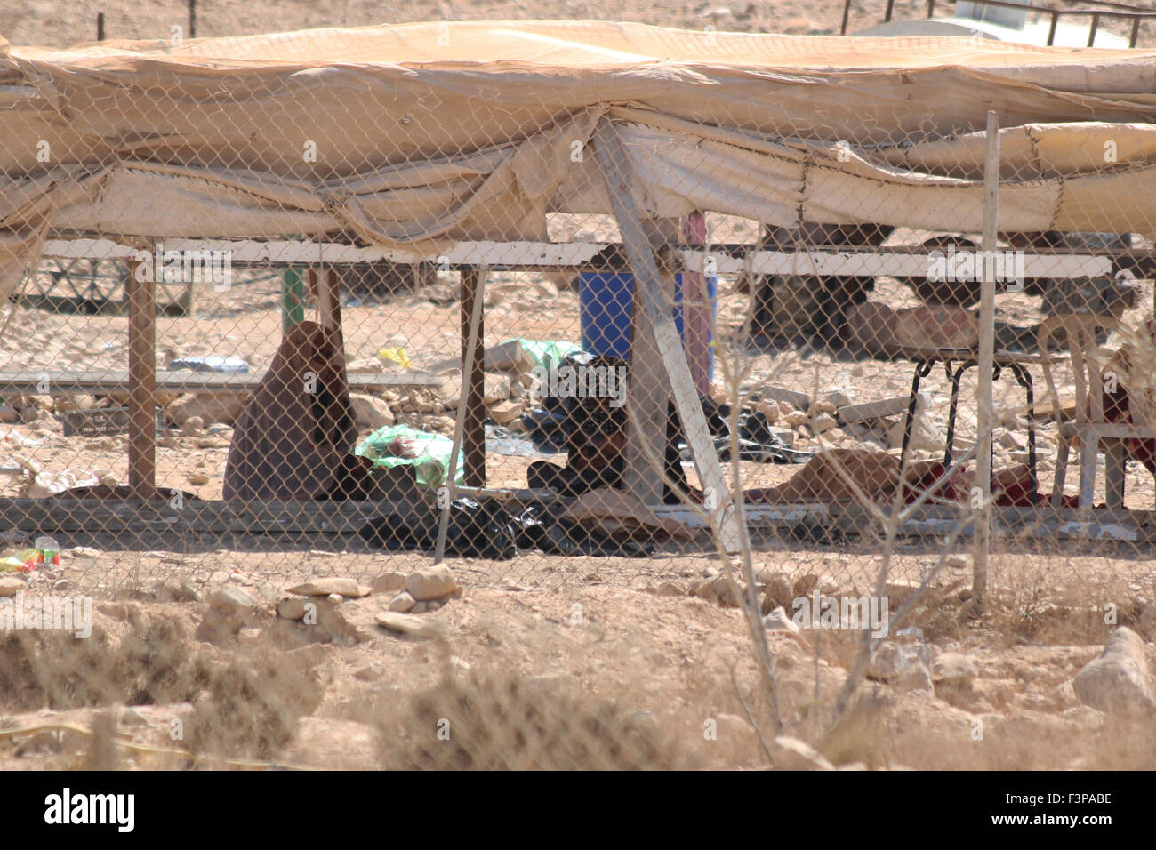 Israele nel deserto del Negev. Non riconosciuto, Beduin Shanty township Foto Stock