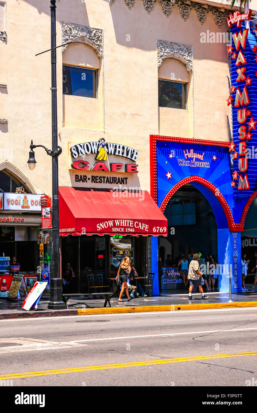Il bianco della neve Cafe accanto al museo della cera sulla Hollywood Blvd a Los Angeles CA Foto Stock