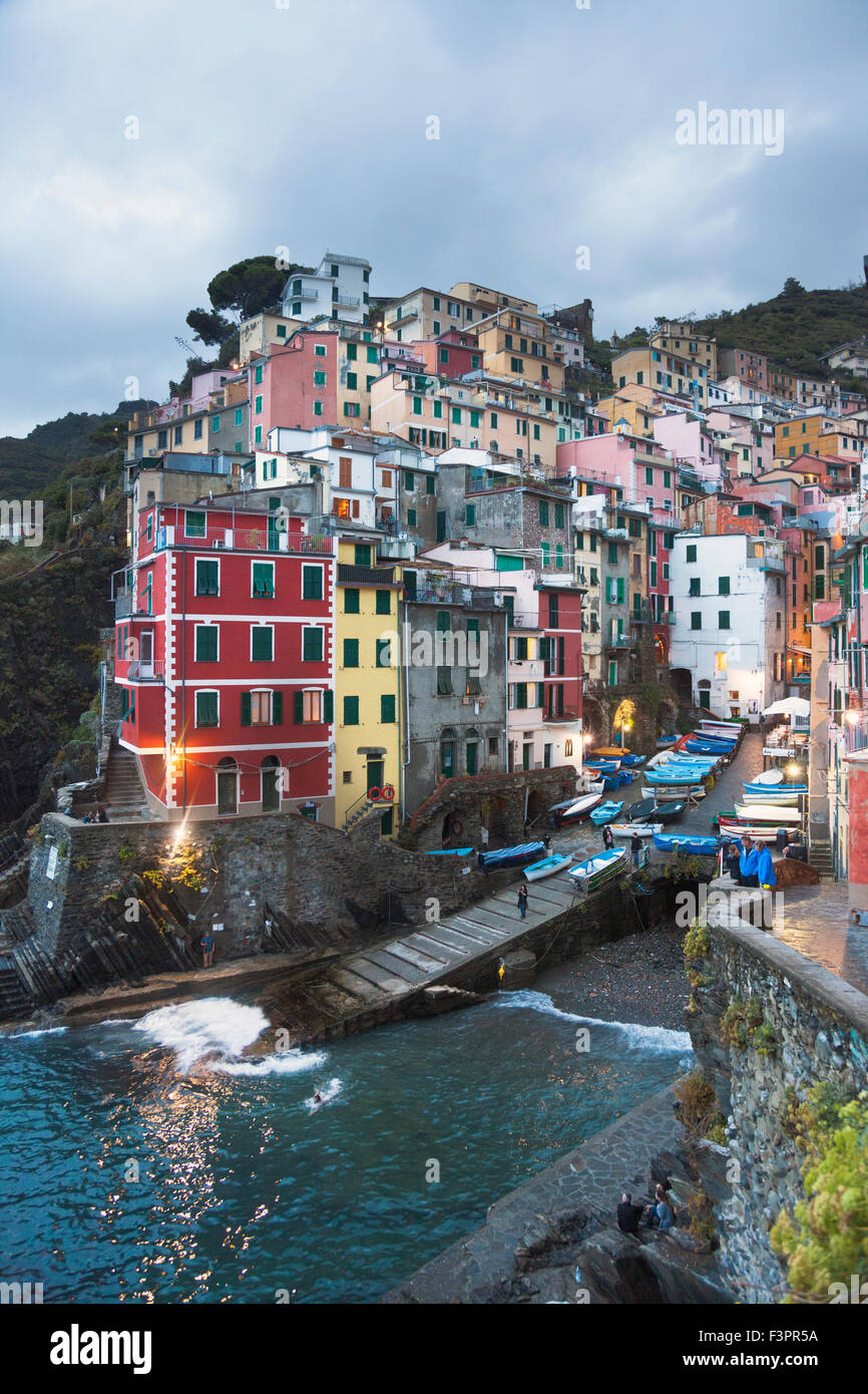 Riomaggiore, uno dei 5 paesini delle Cinque Terre, Italia Foto Stock