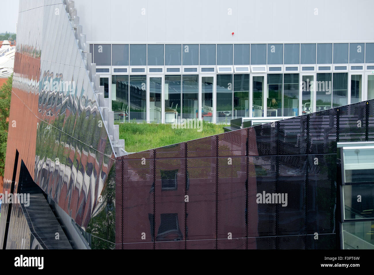 Terrazza panoramica e giardino su Nazionale Istituto grafene, Stand Street East, Università di Manchester, Regno Unito Foto Stock