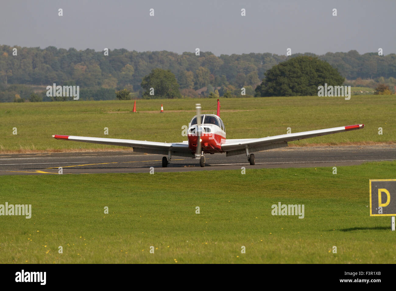 Propulsori singolo aeromobile leggero a Wolverhampton Halfpenny Green Airport, Regno Unito Foto Stock