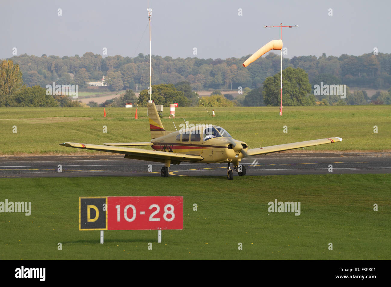 Propulsori singolo aeromobile leggero a Wolverhampton Halfpenny Green Airport, Regno Unito Foto Stock