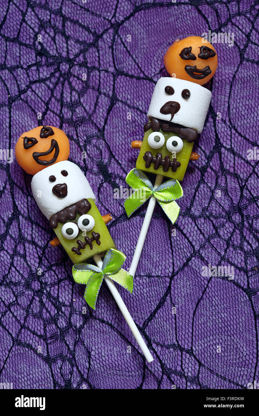 Pop di frutta per la festa di Halloween Foto Stock
