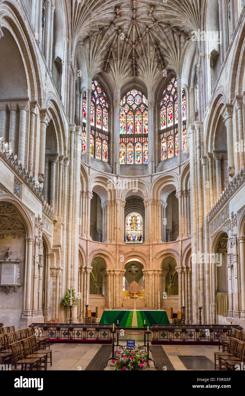 Coro e Altare Maggiore in Norwich Cathedral e Norwich, Norfolk, Inghilterra, Regno Unito Foto Stock