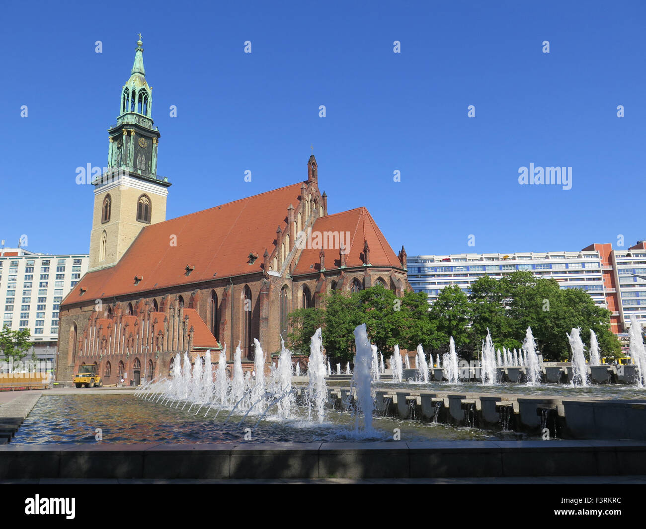 San Marys Chiesa conosciuta in tedesco come la Marienkirche è una chiesa a Berlino Germania Foto Stock