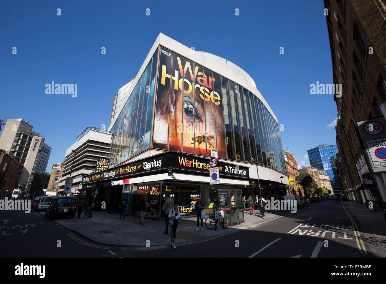 Teatro nazionale di produzione di War Horse giocando al New London Theatre Drury Lane Foto Stock