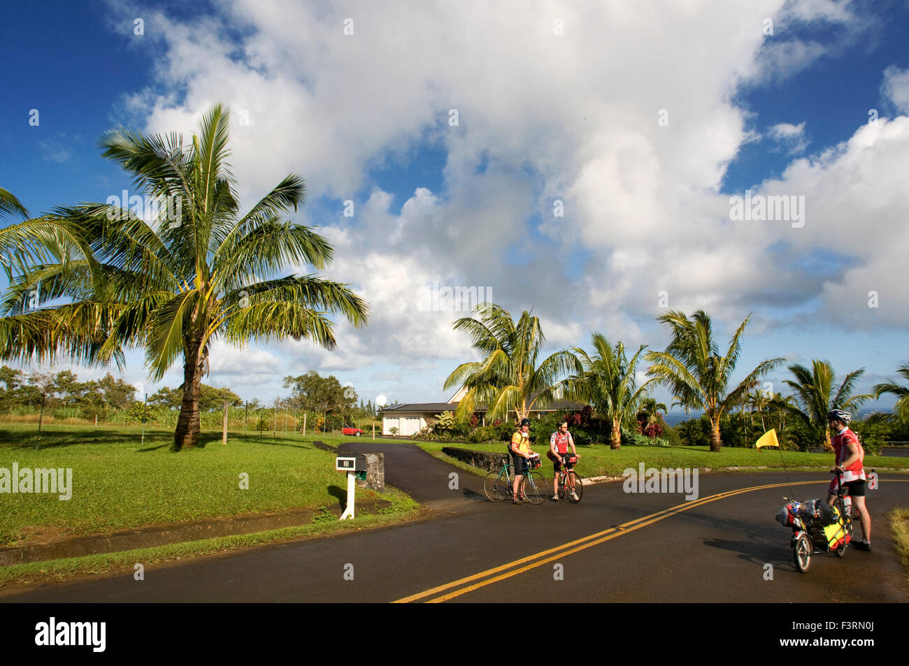 Andare in bici nella Heleakala Parco Nazionale dalla strada 365 all'intersezione di Hana. Maui. Hawaii. Questa è la famosa "Cycl Foto Stock