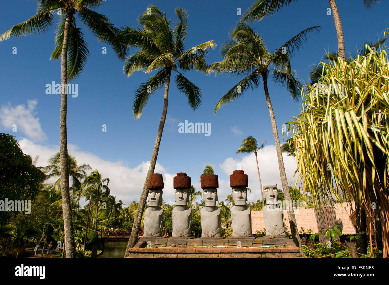 Rapa Nui Moai. Statue di pietra. Centro Culturale Polinesiano. Di O'ahu. Hawaii. Il Centro Culturale Polinesiano (PCC) è un Polynesian-th Foto Stock