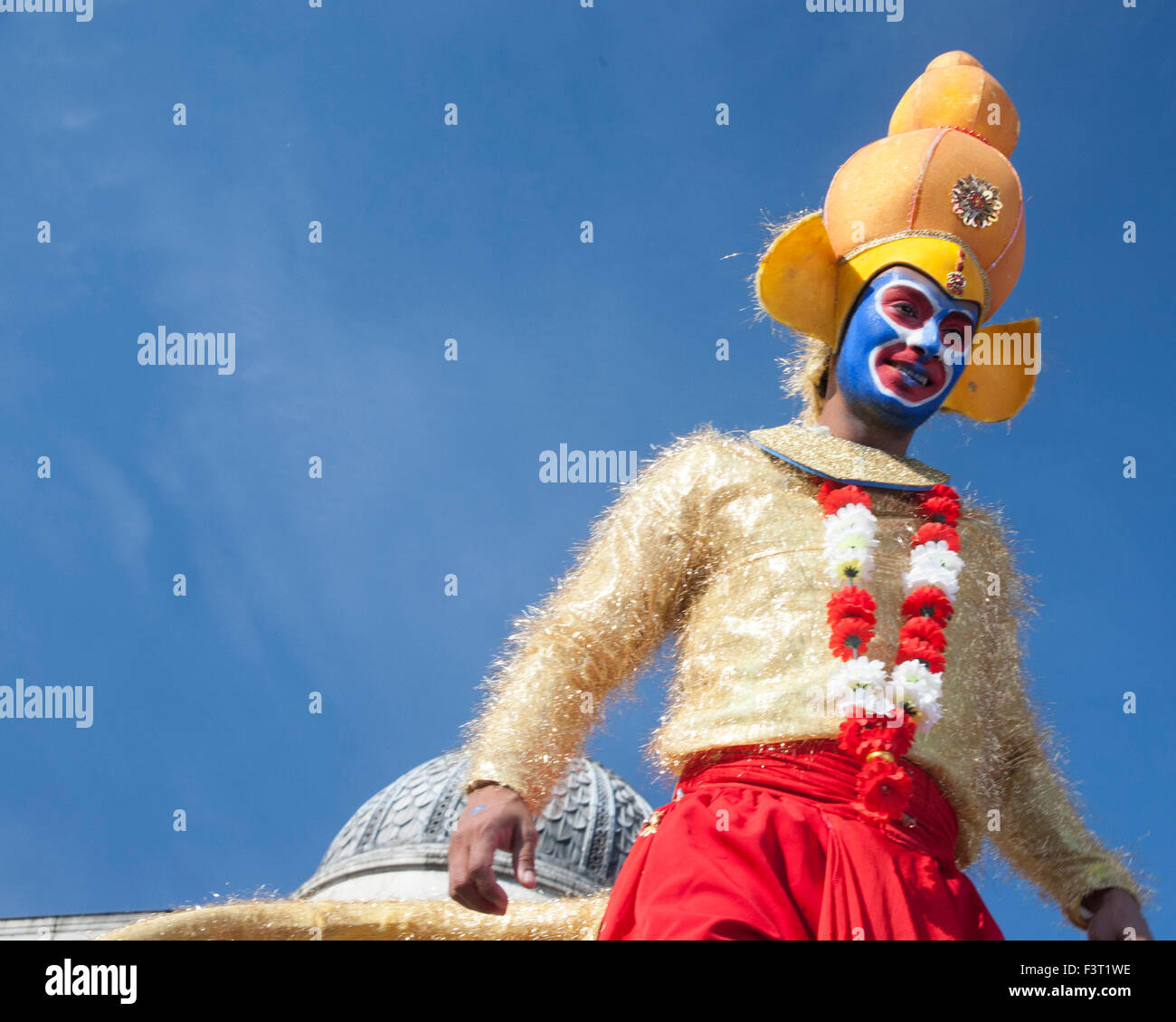 Londra, Regno Unito. 11 ottobre, 2015. Diwali, Indian Festival Culturale di luce e di gioia, Trafalgar Square, City of Westminster, Londra, Inghilterra, Regno Unito. Credito: Adina Tovy/Alamy Live News Foto Stock