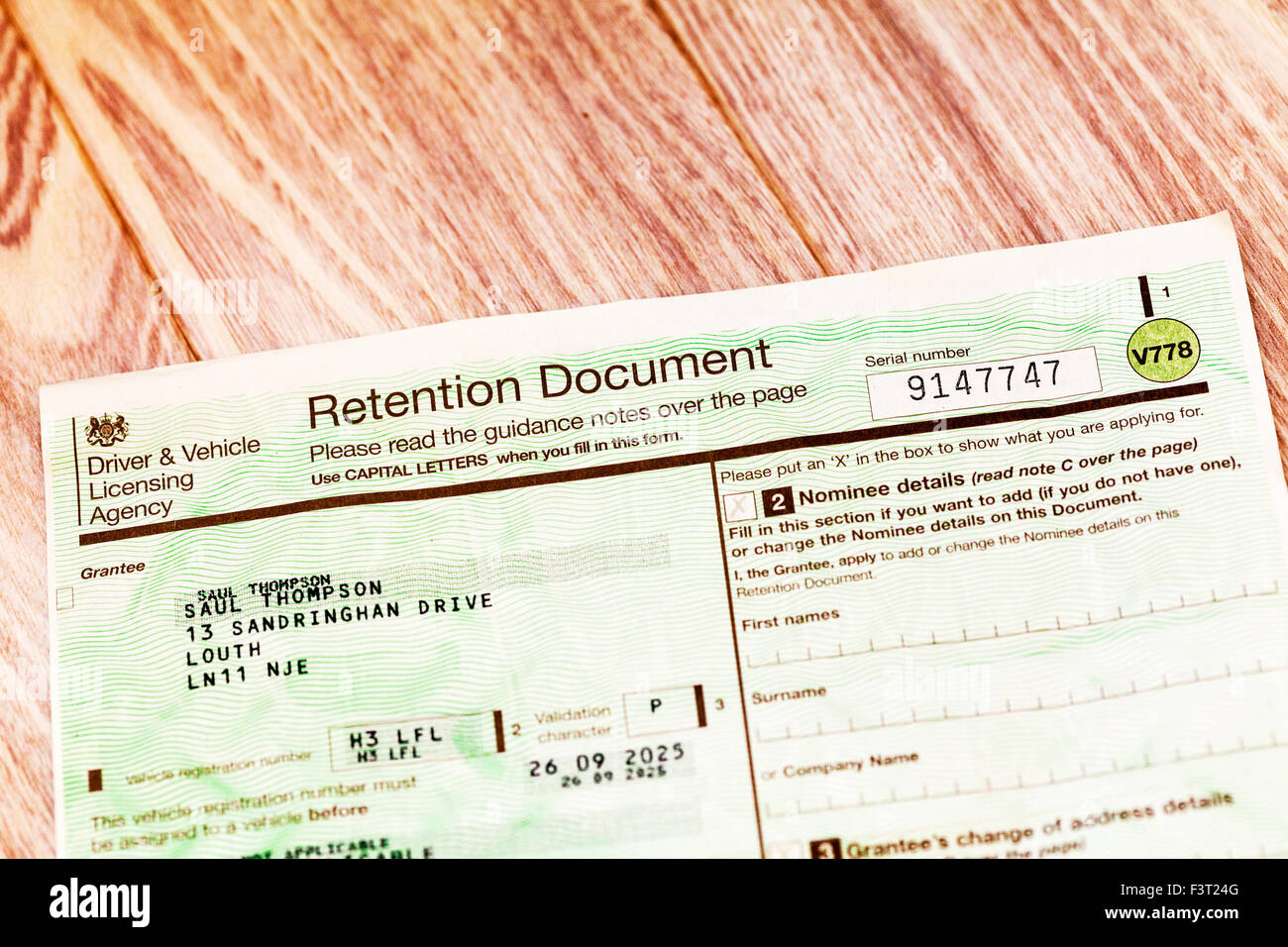 Documento di ritenzione numero privato auto piastra form di registrazione certificato accarezzato il trasferimento di piastre personali REGNO UNITO Inghilterra Foto Stock