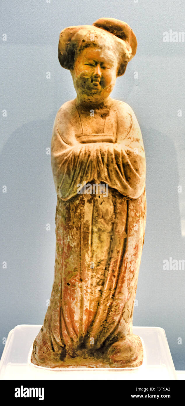 Di colore dorato e ceramica Statuetta femminile 618 - 907 D.C. Han Tang Dynasty ( al Museo di Shanghai di Antica Arte Cinese ) la Cina Foto Stock