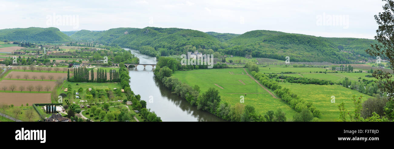 E fertile vallata del fiume Dordogna Foto Stock