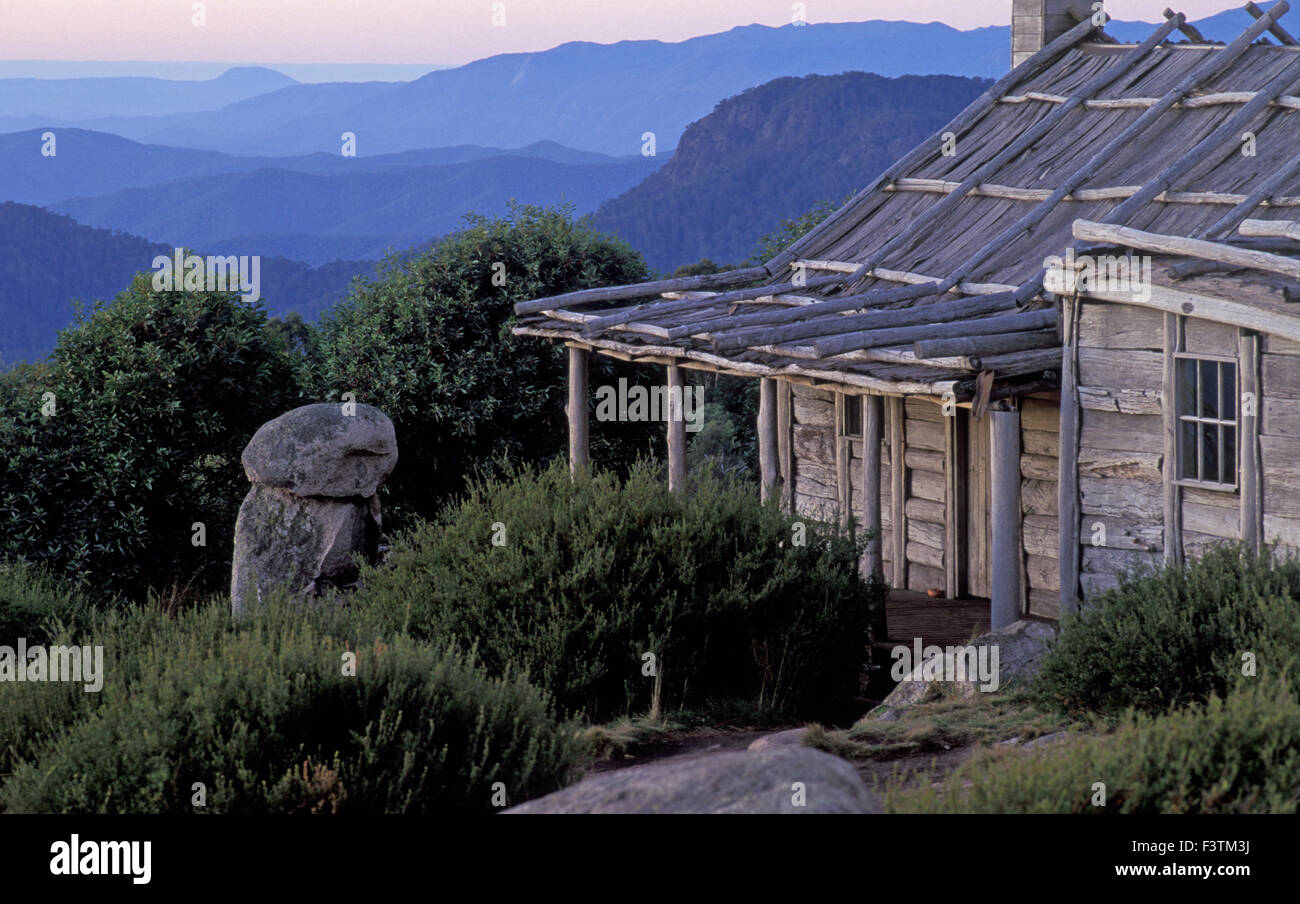 CRAIG CAPANNO MT STIRLING, Vittoriano alto paese, è stato costruito per il film 'L'uomo dal fiume nevoso'. VICTORIA, Australia. Foto Stock