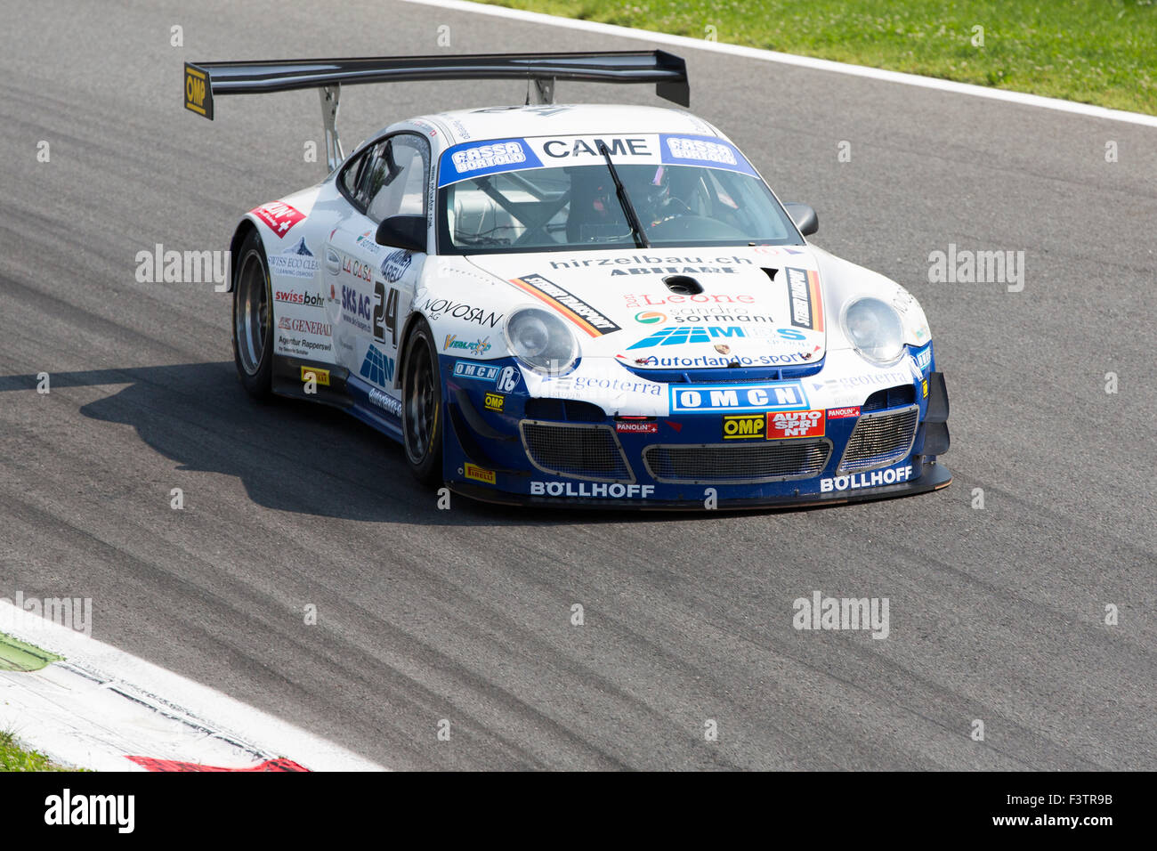 Monza, Italia - 30 Maggio 2015: Porsche 997 della Autorlando Sport Team, pilotato da Joel Camathias - CALAMIA Mario durante la C.I. GT Foto Stock