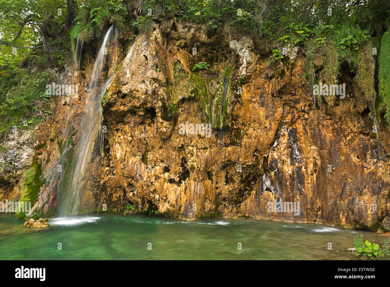La cascata nel Parco Nazionale dei Laghi di Plitvice, Croazia Foto Stock