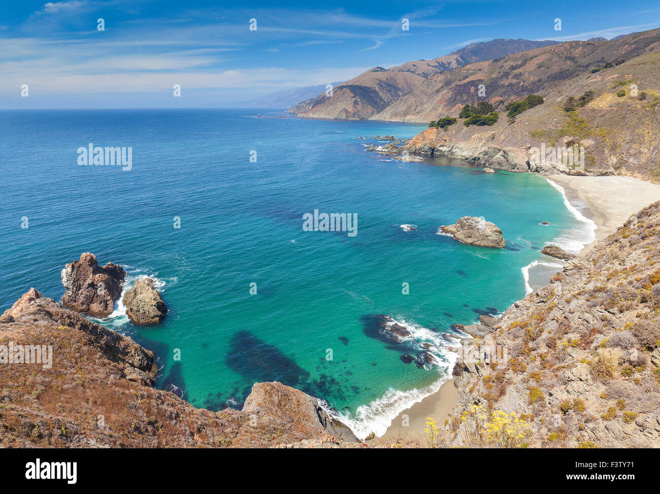 Vista della linea costiera della California lungo la Pacific Coast Highway, STATI UNITI D'AMERICA. Foto Stock