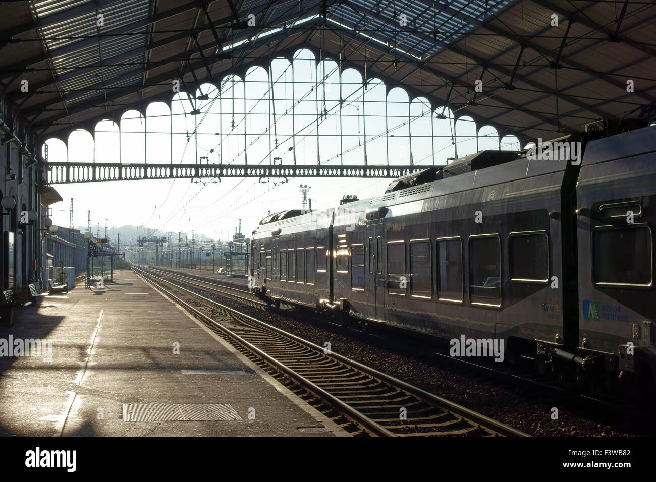 Tutti a bordo della SNCF express Foto Stock